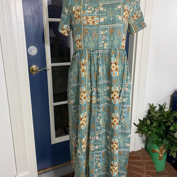 Emery Rose Boho Inspired Smock Dress Size Small - Picture 6 of 10